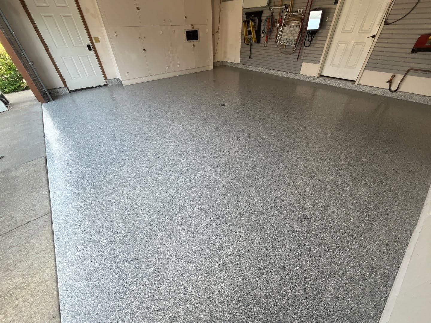 Finished granite grey garage flake floor